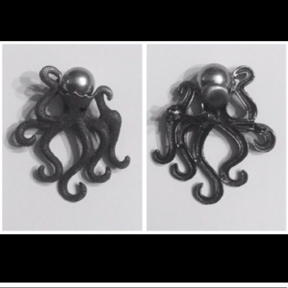 New Gray Silver Octopus Brooch - Picture 3 of 3